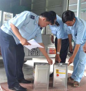 nguyen-lieu-duoc-nhap-khau-phai-khai-bao-hoa-chat-maikalogistics